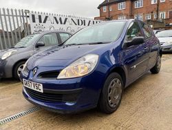 Blue Used 2007 Renault Clio II Expression Hatchback | £2,950 (Fair price)