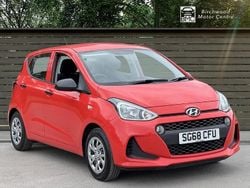 Red Used 2018 Hyundai i10 Hatchback | £6,695 (Fair price)