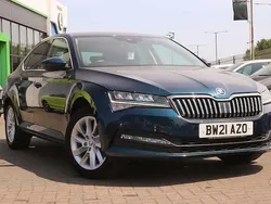 Petrol blue metallic Used 2021 Skoda Superb SE Technology Hatchback | £15,395 (Good price)