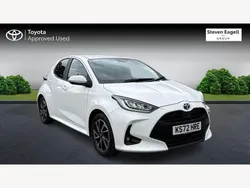 White Used 2023 Toyota Yaris Hybrid Design Hatchback | £16,071 (Good price)