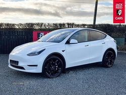White Used 2022 Tesla Model Y Long Range AWD SUV | £22,950 (A bit pricey)