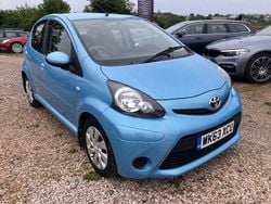 Blue Used 2013 Toyota Aygo Hatchback | £7,995 (Fair price)