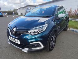 Blue/black Used 2017 Renault Captur Dynamique SUV | £5,995 (Fair price)