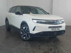 White New 2025 Vauxhall Grandland X Ultimate SUV | £31,998 (Fair price)