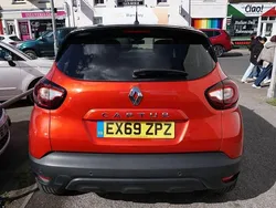 Red/black Used 2019 Renault Captur Iconic SUV | £9,850 (Fair price)