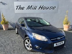 Blue Used 2011 Ford Focus Zetec Hatchback | £2,899 (Good price)