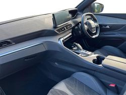 White Used 2022 Peugeot 3008 Premium SUV | £20,995 (Fair price)