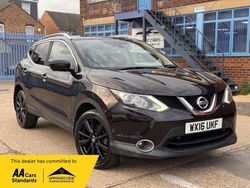 Black Used 2016 Nissan Qashqai SUV | £7,790 (Fair price)