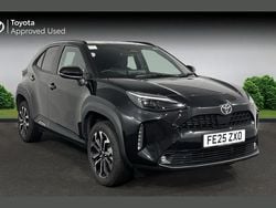 Black Used 2025 Toyota Yaris Hybrid Design SUV | £23,850 (Fair price)
