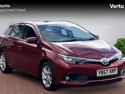 Red Used 2017 Toyota Auris Business Edition Hatchback | £10,908 (Fair price)