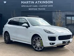 White Used 2017 Porsche Cayenne S E-Hybrid SUV | £28,450