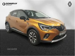 Orange/black Used 2020 Renault Captur Version S SUV | £13,285 (Expensive)