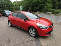 Red Used 2015 Renault Clio IV Dynamique Hatchback | £4,995 (Fair price)