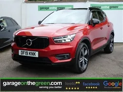 Fusion red metallic Used 2019 Volvo XC40 R-Design SUV | £20,995 (Fair price)