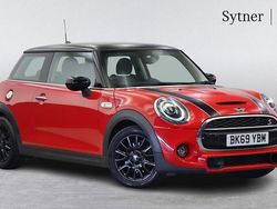 Red Used 2019 Mini Cooper S Classic Hatchback | £14,250 (Fair price)