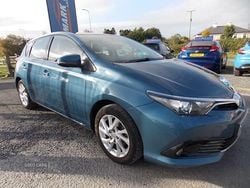 Blue Used 2017 Toyota Auris Hatchback | £7,995 (Fair price)