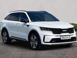 White Used 2023 Kia Sorento SUV | £38,195 (Fair price)