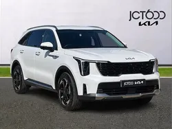 White Used 2025 Kia Sorento 3 SUV | £43,000 (Fair price)