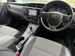 Red Used 2016 Toyota Auris Hybrid Hatchback | £9,985 (Fair price)