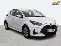White Used 2023 Toyota Yaris Hybrid Hatchback | £16,395 (Good price)