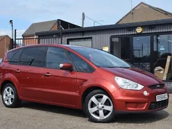 Red Used 2009 Ford S-MAX Titanium MPV | £4,000