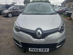 Silver/black Used 2016 Renault Captur Dynamique SUV | £7,995 (Fair price)