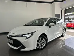 White Used 2020 Toyota Corolla Estate | £14,095 (Fair price)