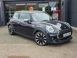 Blue/black Used 2020 Mini Cooper Exclusive Hatchback | £15,295 (Fair price)