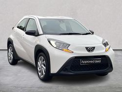 White Used 2023 Toyota Aygo X PURE SUV | £13,850