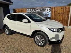 White Used 2017 Nissan Qashqai Acenta SUV | £4,995 (Expensive)