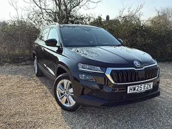 Black magic pearl effect New 2025 Skoda Karoq SE SUV | £26,995 (Fair price)