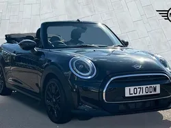 Black Used 2021 Mini Cooper Classic Hatchback | £16,645 (Fair price)