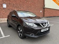 Black Used 2016 Nissan Qashqai N-Connecta SUV | £5,700 (Good price)