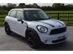 Light white Used 2017 Mini Cooper D Countryman SUV | £9,995 (Good price)