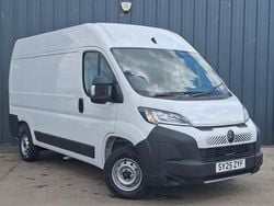 Solid icy white New 2025 Citroën Relay Van | £22,998 (Fair price)