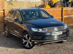 Black Used 2014 VW Touareg R-line SUV | £11,899 (A bit pricey)