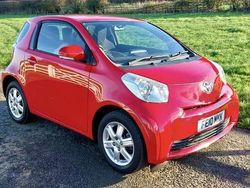 Red Used 2010 Toyota iQ Hatchback | £2,795 (Fair price)