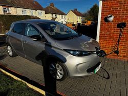 Grey Used 2015 Renault Zoe Dynamique Hatchback | £2,850 (Super price)