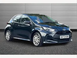 Black Used 2023 Toyota Yaris Hybrid Hatchback | £15,695 (Fair price)