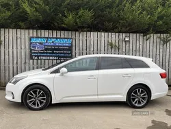 White Used 2014 Toyota Avensis Estate | £6,250 (Fair price)