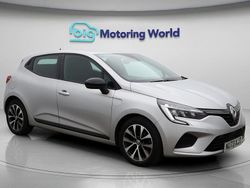 Silver Used 2023 Renault Clio V Evolution Hatchback | £11,600 (Good price)