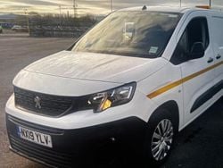 White Used 2019 Peugeot Partner S Van | £5,995 (Fair price)