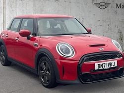 Chili red Used 2022 Mini Cooper S Classic Hatchback | £15,598 (Super price)