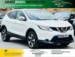 White Used 2016 Nissan Qashqai N-Connecta SUV | £9,840 (Good price)