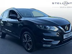 Black Used 2017 Nissan Qashqai N-Connecta SUV | £10,316 (Fair price)