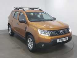Orange Used 2019 Dacia Duster Essentiel SUV | £9,998 (Fair price)