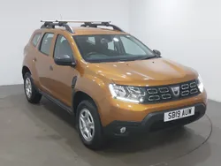 Orange Used 2019 Dacia Duster Essentiel SUV | £10,998 (Fair price)
