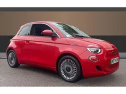 Red Used 2025 Fiat 500e Red Hatchback | £18,856 (Fair price)