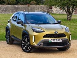 Yellow Used 2022 Toyota Yaris Hybrid Edition SUV | £23,175 (Fair price)