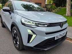 Grey/black Used 2024 Renault Captur Techno SUV | £20,995 (Fair price)